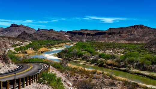 Rio Grande river and mountains