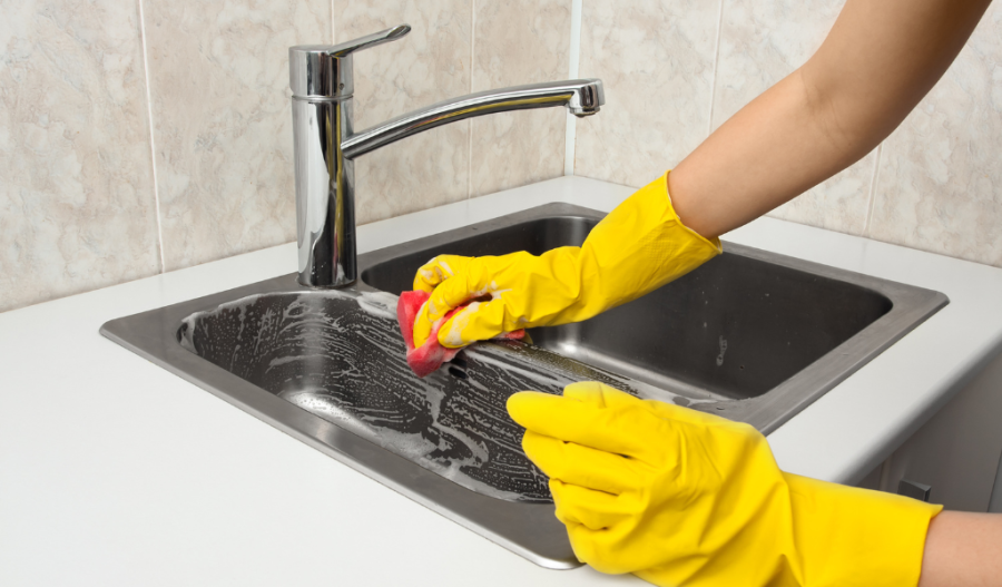 Cleaning a sink