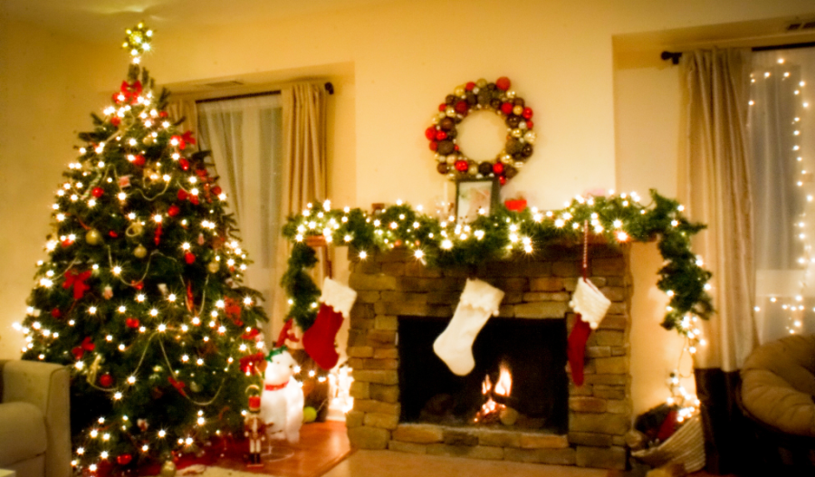 Living room decorated with holiday decorations