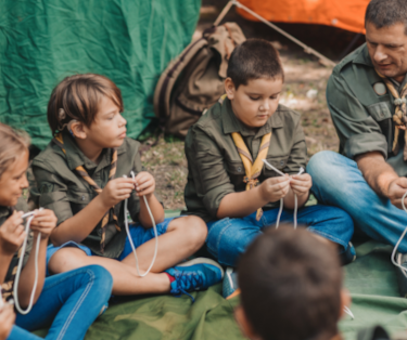 scouts tying knots